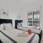 Apartamento Con Enorme Terraza En Complejo Con Piscina En Nueva Andalucia - Lorcrimar