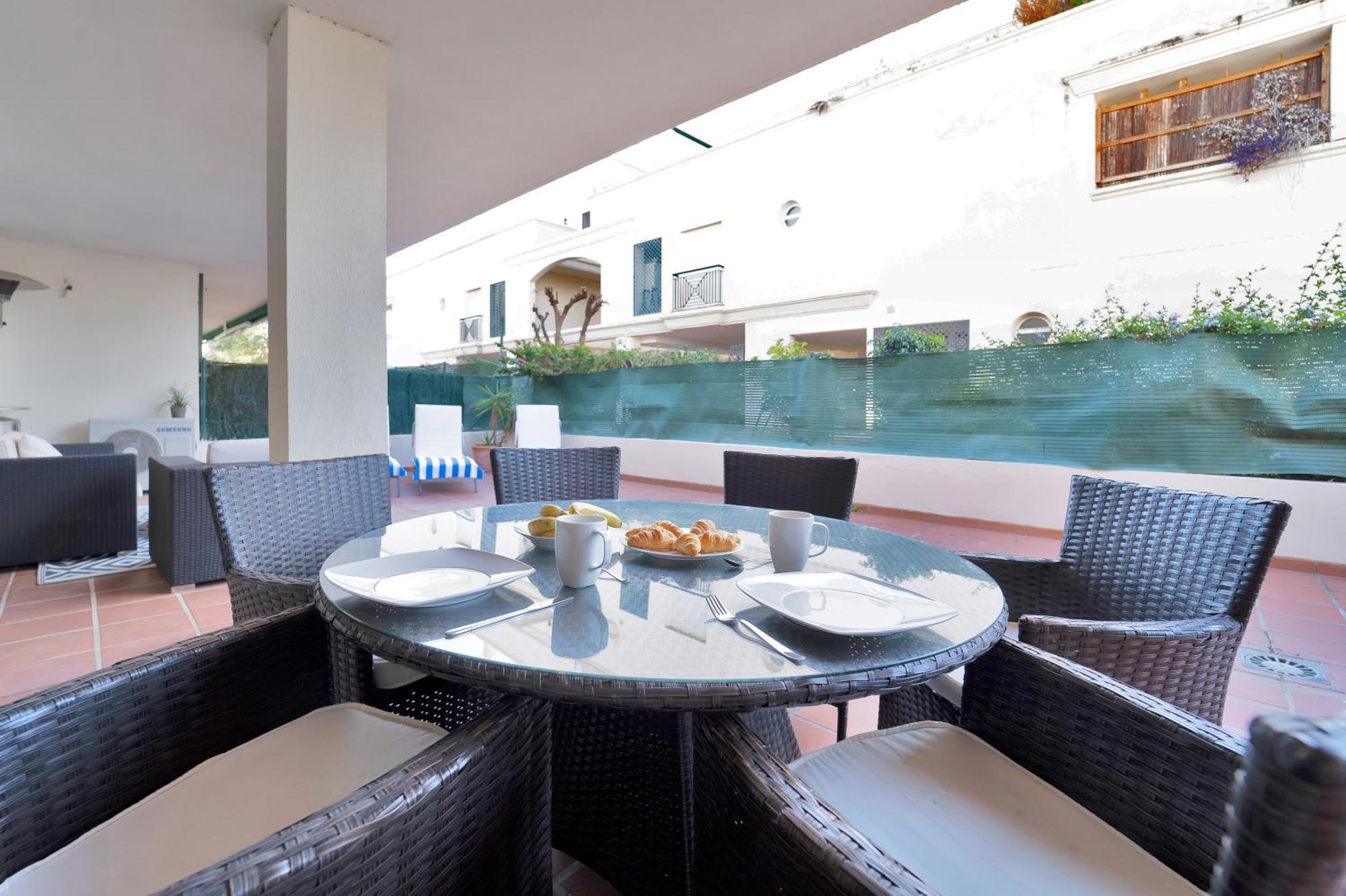 Con Enorme Terraza En Complejo Con Piscina En Nueva Andalucia - Lorcrimar Appartamento *